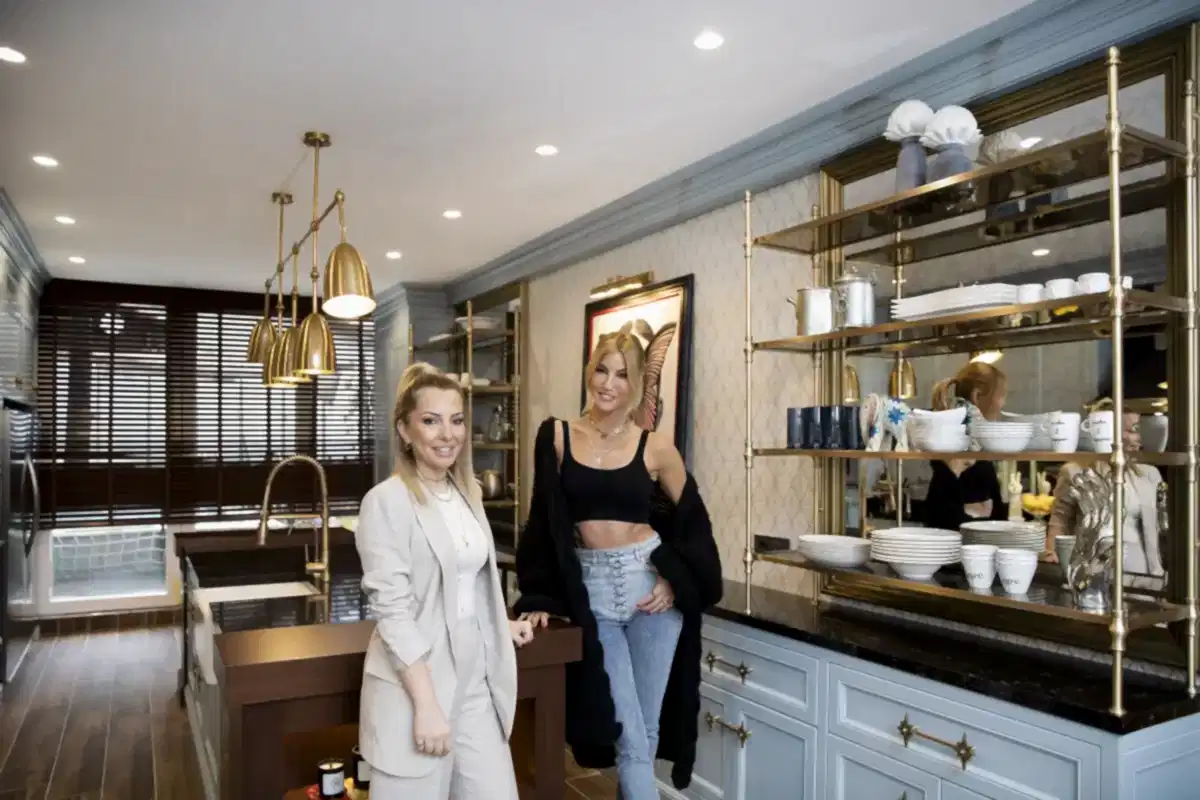 ÇAĞLA ŞIKEL’S KITCHEN 1 Çağla Şıkel ve Çiğdem Yalçın